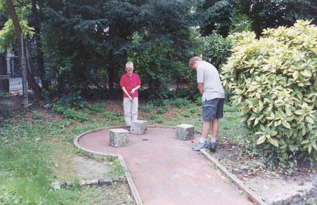 Miniature golf in Paris